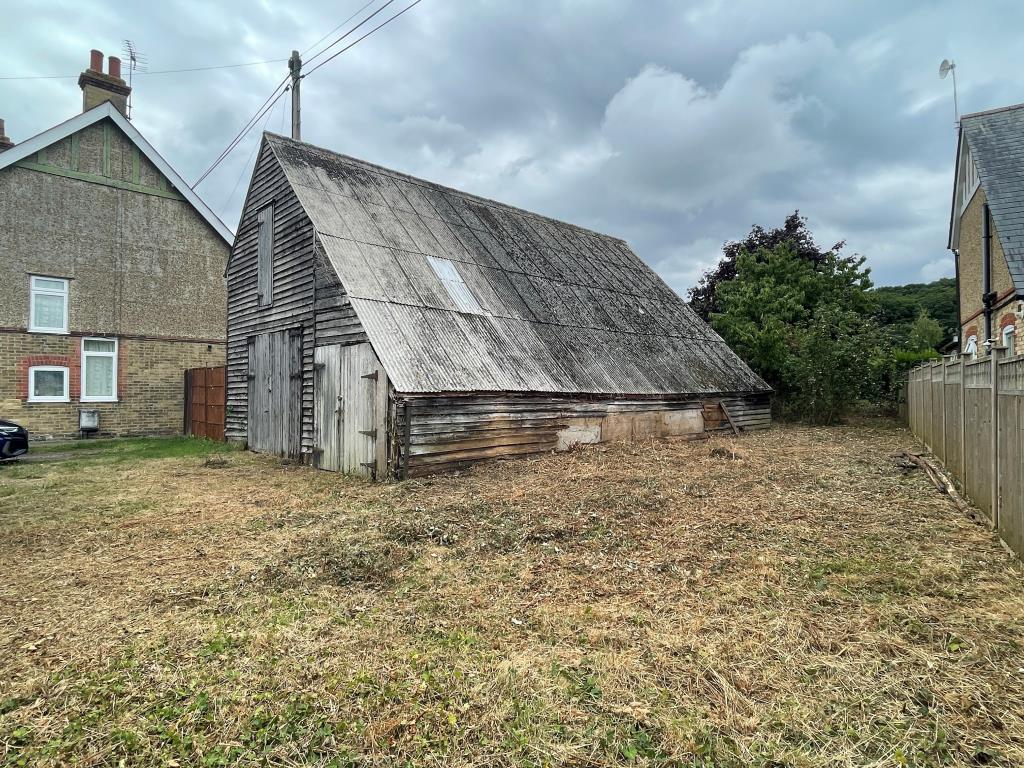 Lot: 107 - DETACHED BARN - 